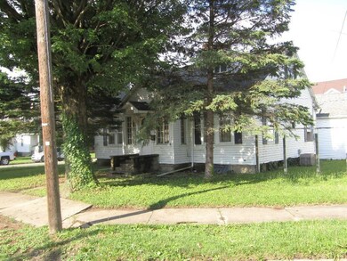 218 N Fisher St, Wabash, IN 46992 - photo 2