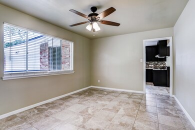 129 Saint Andrews Dr, Friendswood, TX 77546 - photo 6