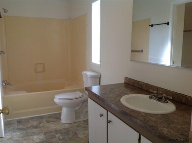 2000 Robins Ln SE unit 60 Ln, Salem, OR 97306 - photo 7