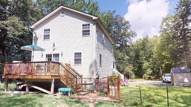 802 Lariat Ct, Hawley, PA 18428 - photo 2