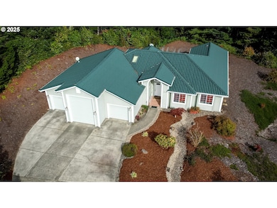 2184 13th St, Florence, OR 97439 - photo 2