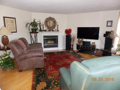 10 Adams Ave, MerriMacK, NH 03054 - photo 5