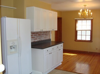 Eat In Kitchen 487