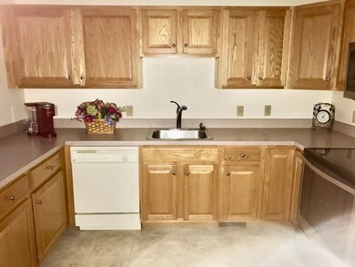 96 Bridle Cross Rd, Fitchburg, MA 01420 - photo 5