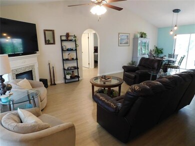 LIVING RM