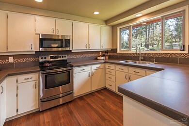 20530 Pine Vista Dr, Bend, OR 97702 - photo 7