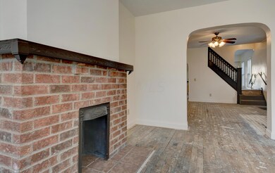 Living Room (2)