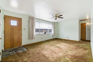 1241 Pleasantvue Dr, Pittsburgh, PA 15227 - photo 4