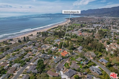 Walk to Carpinteria Beach-5533
