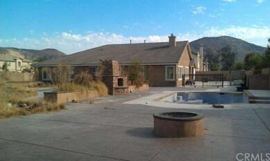 View of the whole back yard, Needs TLC