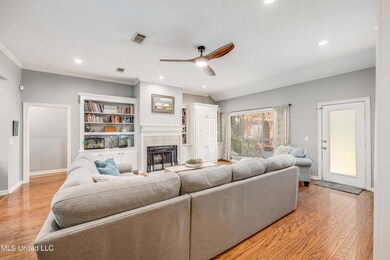 394 Pinewood Lane-15
