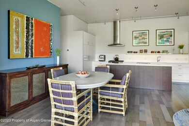 Dining/Kitchen area