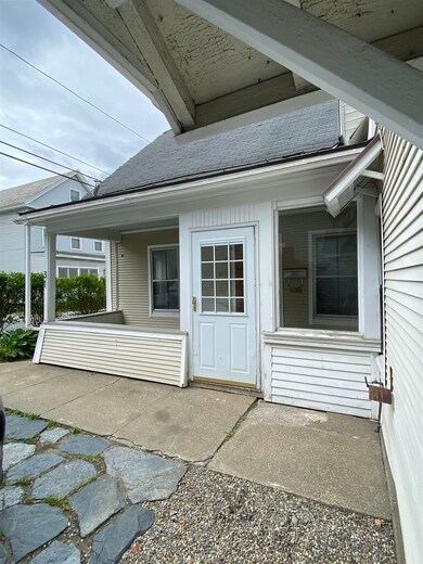 31 Williams St, Bellows Falls, VT 05101 - photo 3