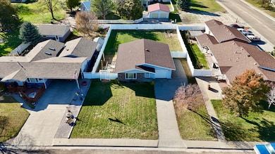 840 Elm Ave, Grant, NE 69140 - photo 4