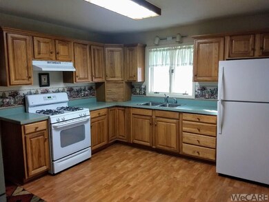 211 Center St, Columbus Grove, OH 45830 - photo 5