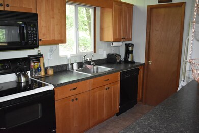 116 Basswood Dr, Hawley, PA 18428 - photo 7