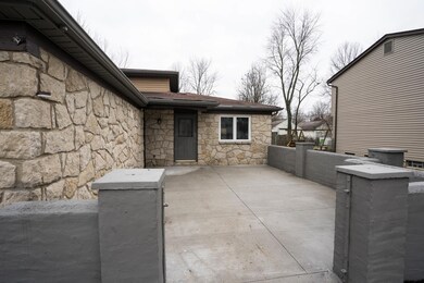 2633 Bretton Woods Dr, Columbus, OH 43231 - photo 4