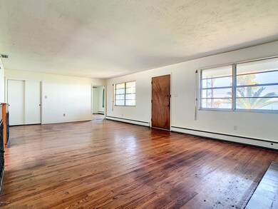 5018 Riverside Drive-4
