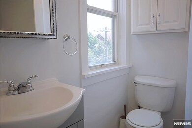 154 Undercliff Ave unit 5, Edgewater, NJ 07020 - photo 7