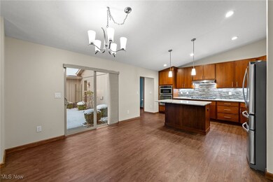 8573 Woodbridge Ct, North Ridgeville, OH 44039 - photo 5