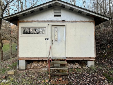 529 Stallard Lawson Cemetery Ln, Fort Blackmore, VA 24250 - photo 2