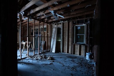 Misc room with ceiling fan