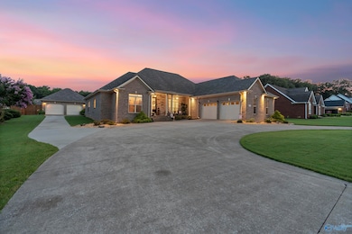 133 Woodfern Dr, Killen, AL 35645 - photo 2