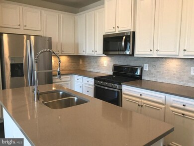 13412 Arrowbrook Centre Dr unit 14, Herndon, VA 20171 - photo 2