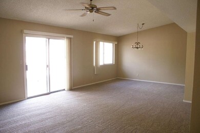 Living Room/Formal Dining
