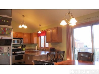 137 Quinion Dr, Mankato, MN 56001 - photo 5