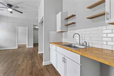 512 W Crawford St unit 102, Denison, TX 75020 - photo 6