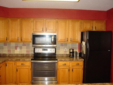 2434 Glen Cir, Grand Forks, ND 58201 - photo 5