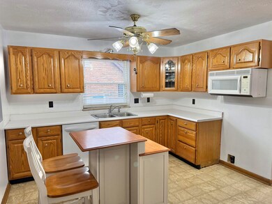 1224 Spring Valley Dr, Huntington, WV 25701 - photo 5