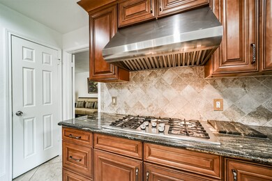 7411 Magnolia Shadows Ln, Houston, TX 77095 - photo 6