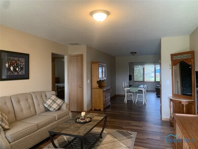 514 Woodpointe Dr, Woodville, OH 43469 - photo 3