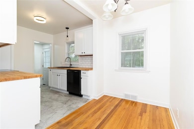 1304 60th St, Des Moines, IA 50311 - photo 6