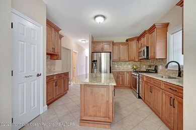 818 Linden Rd, Toms River, NJ 08753 - photo 4