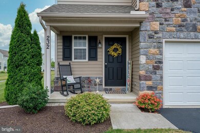 232 S Village Cir, Palmyra, PA 17078 - photo 3