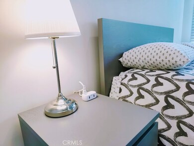 748 1/4 Ridgeley Dr, Los Angeles, CA 90036 - photo 4