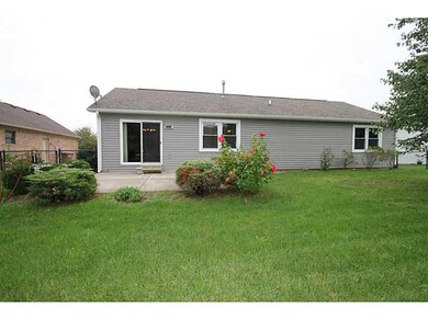 4698 Gray Fox Ct, Columbus, IN 47203 - photo 3