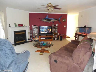 Den/Family/Great Room - Bright Open Large Family R