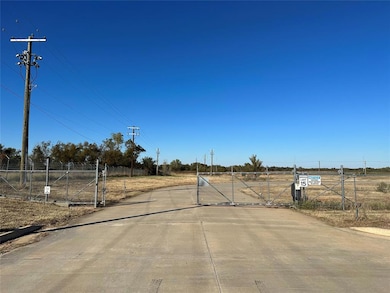 41500 Wolverine Rd, Shawnee, OK 74804 - photo 5