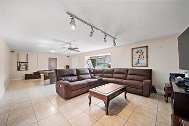 9326 Valwood Ct, Houston, TX 77088 - photo 3