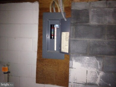 407 Madison Ave, Reading, PA 19605 - photo 4