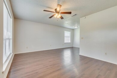 1303 Berry Dr, Cleburne, TX 76033 - photo 6