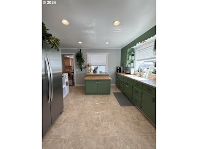 2210 8th St, Baker City, OR 97814 - photo 4