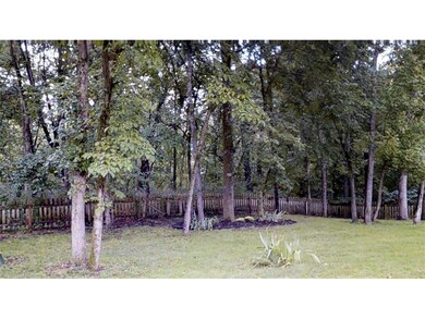 Fenced Back Yard backs up to woods!