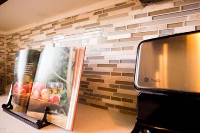 Gorgeous Back Splash
