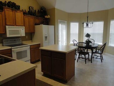 Eat-In kitchen
