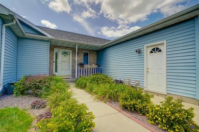 459 Cledell St, Oregon, WI 53575 - photo 2